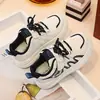 Zapatillas para niñas 2026 primavera-verano nuevo modelo zapatillas de correr con velcro para niños zapatillas deportivas para niños transpirables cómodas zapatos blancos