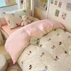 Juego de ropa de cama de tres piezas de algodón puro para dormitorio universitario, sábana individual, funda de edredón, sábana bajera ajustable, ropa de cama modelo nuevo 2026