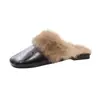 Pantuflas tipo mula estilo perezoso para mujer, para usar al aire libre en otoño e invierno, nuevas pantuflas peludas planas sin talón que cubren los dedos del pie, modelo 2026