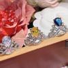 Anillo de corona con rubí Camellia Victoria, bañado en oro de 18 quilates y circonita arcoíris en forma de pera para mujer.