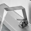 Lavabo de lujo ligero color gris plomo, grifo para lavabo, lavabo de encimera de baño, mueble de baño doméstico, grifo de cascada frío y caliente