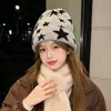 Gorros de inverno combinando para pais e filhos, com design grosso, quente e tricotado com padrão de estrela de cinco pontas, disponíveis nos estilos de pelúcia e tricotado para adultos e crianças.