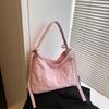 Bolso Femenino de Estilo de Nicho de Gama Alta 2026 Nuevo de Moda Bolso Tote de Nylon para el Almuerzo Bolso Versátil de Hombro o Axila
