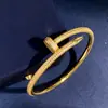Pulseira de unha com design de pulseira de casa de carta com diamantes completos personalidade da moda pulseira de cobre com zircônia incrustada e-commerce transfronteiriço novo acessórios mais vendidos