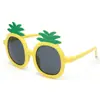 Modelo Nuevo 2025 Gafas Decorativas de Dibujos Animados para Niños Monturas Lindas y Divertidas Accesorios para Fotos Gafas de Sol con Protección Solar para Niños y Niñas Accesorios de Piña