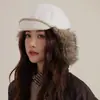Venta al por mayor 25 Años de Otoño e Invierno Nuevos Sombreros Retro de Lana de Cordero Estilo Lei Feng para Hombres y Mujeres en Invierno Espesados Cálidos y a Prueba de Frío Sombreros con Protección para los Oídos