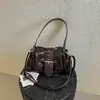 Bolsa Quadrada Pequena Retro de Nicho Coreana Feminina Outono 2026 Nova Bolsa Transversal Estilosa com Personalidade Bolsa de Ombro Único na Axila da Moda
