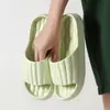 Nuevas Chanclas EVA de Patrón Vertical para Verano, Sandalias de Baño Suaves y Elásticas de Suela Gruesa, Estilo Pareja Multicolor, En Stock para Dropshipping