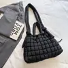 2025 Nuevo Estilo Bolso Tote Simple Casual de Mano para Mujer Plegado Acolchado Gran Capacidad Bolso de Viaje Cruzado Bolso de Algodón