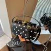 Bolso de mano de lunares transfronterizo para mujer, bolso de hombro elegante y versátil, moderno y chic para mujeres jóvenes, adecuado para ir al trabajo, bolso cruzado para mujer