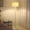 Lámpara de pie con pantalla redonda nórdica para iluminación de sala de estar, sofá y dormitorio, acogedora y de bajo consumo, con un poste largo retráctil