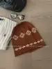 Chapéu de Tricô Jacquard Retrô Estilo Coreano para Mulheres, Novo Modelo Outono e Inverno, Gorro Quente que Protege as Orelhas, Chapéu Slouchy que Afina o Rosto
