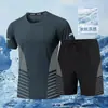 Traje de Seda de Hielo para Hombre Verano Secado Rápido Elástico Delgado Pantalón de Manga Corta Conjunto Completo Camiseta Casual para Hombre Conjunto de Dos Piezas para Hombre Moderno
