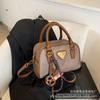 Atacado do Fabricante Pequenas Bolsas de Mão para Mulheres 2026 Novas Tendências Elegantes Versáteis Bolsas de Ombro Moda Bolsas Transversais Quadradas Pequenas para Mulheres