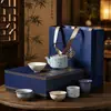 Productos Culturales y Creativos de la Ciudad Prohibida: Juego de Tetera de los Cinco Hornos Famosos, una Caja de Regalo Cerámica de Alta Gama para la Ceremonia del Té, Perfecta como Regalo para Personas Mayores o para Ocasiones de Negocios