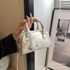 Bolso de Mano de Mujer de Moda Transfronterizo 2026 Estilo Nuevo Bolso de Hombro Versátil Popular Elegante Bolso Cuadrado Pequeño Cruzado