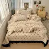 Juego de ropa de cama vintage de cuatro piezas estilo francés de terciopelo de leche con colcha, sábana acolchada de franela de doble cara engrosada para invierno y funda de edredón