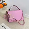 Bolso de Moda para Mujer 2026 Simple Nuevo Llegada Bolso de Mano con Cadena Texturizada Bolso Cuadrado Pequeño Bolso de Hombro Cruzado con Personalidad Elegante