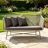 Conjunto de móveis de rattan para exterior de três peças: sofá de lazer para terraço de pátio, mesa de centro simples para exterior e combinação de mesa e cadeira pequenas para pousadas
