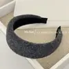 Faixa de Cabelo Larga de Lã Estilo Coreano, Elegante e Sofisticada, Presilha Versátil para Sair, Faixa de Esponja de Cor Pura de Alta Qualidade para Mulheres