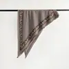 Chal Triangular de Imitación Cachemir para Otoño e Invierno Patrón Estilo Étnico Retro Cubierta Cálida para Hombros Versátil Transfronteriza Chal Exterior con Borlas para Mujer
