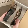 Calçados 2025 novo estilo salto agulha decote baixo bico fechado meias-sapatos estilo socialite bico fino sexy sandálias e chinelos de salto alto femininos
