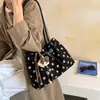 Bolso Tote de Gamuza Vintage para Mujer 2026 Nueva Moda Bolso de Hombro de Lunares Gran Capacidad Versátil para Viajes Cotidianos Bolso de Axila