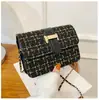 Bolso pequeño texturizado 2023 Nuevo Moda bandolera versátil estilo occidental bolso cuadrado pequeño de lana para mujer con cadena