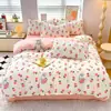 Nuevo Modelo 2025 Juego de Cama de Cuatro Piezas, Sábana, Funda de Edredón, Juego de Tres Piezas para Dormitorio de Estudiante, Ropa de Cama Infantil, Adecuado para Todas las Estaciones