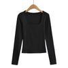 Camisa básica de manga larga con cuello cuadrado de doble capa, color liso, sencilla, para otoño e invierno de 2024, camiseta de manga larga con hombros descubiertos y corte entallado estilo americano para mujer