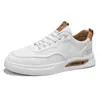 Otoño 2026 Nuevo Estilo Zapatillas Casuales de Cuero Deportes al Aire Libre Viajes Diarios Suela Gruesa Cómodas Zapatos Blancos Venta Directa de Fábrica