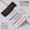 Marcas de Roupas Personalizadas Marcas de Tecelagem Preto e Branco Feminino Cinto de Algodão Marca Registrada Estéreo 3D Fábrica de Origem Impressão de Silicone Marcas de Gola