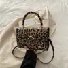 Nova Bolsa de Corrente com Textura Casual Estampa de Leopardo Design de Nicho Personalidade 2025 Bolsa de Ombro Bolsa de Mão Axilar Bolsa Feminina