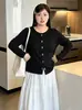 Top redondo para mujer de talla grande con borde enrollado y botones coloridos, cárdigan tejido para otoño 2026, cárdigan casual de corte holgado para mujeres de talla grande