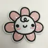 Fábrica Xiaoshan Qixiu Pegatinas de Tela Bordadas con Letras de Punto para Figuras Accesorios de Ropa Pegatinas Decorativas Etiquetas Bordadas