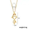 Moda Coreana Venta Caliente Colgante Inteligente de Pez Dorado Pequeño Collar de Acero de Titanio Cadena para Clavícula Femenina de Nicho Diseño de Lujo Ligero No se Desvanece