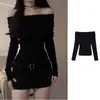Top de punto negro super picante para mujer de principios de otoño, hombros descubiertos, minifalda de cuero de cintura baja, traje de chica hot, simple