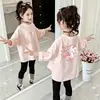 Camiseta de manga larga para niña 2026 nueva colección de otoño, top de algodón puro para bebés, camiseta básica para niños, ropa interior de otoño con cuello redondo