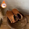 Botas de inverno para meninas, estilo novo, fashion e retrô, com solas macias, quentes, leves e antiderrapantes, adequadas para condições de neve