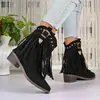 Comércio Exterior Transfronteiriço plus size outono e inverno novas botas western cowboy de camurça vintage com saltos grossos, tachas e franjas para mulheres