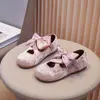 Sapatos de Couro Femininos Estilo Coreano 2026 Primavera Novo Modelo Laço Cruzado Veludo Estilo Princesa Sola Macia Sapatos da Moda