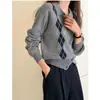 Cardigan jacquard de tricô com padrão de losangos color-blocking estilo college jaqueta curta feminina outono novo botões pequenos suéter macio e aconchegante cinza