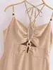 Vestido de Moda Femenina 2026 Estilo Bohemio Transfronterizo Europeo y Americano con Escote Halter de Tirantes, Longitud Media y Abertura