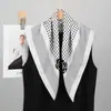 2026 Nuevo Pañuelo Cuadrado Pequeño de Camelia Combinado con Camisas y Trajes, Pañuelo Delgado para Mujer, Pañuelo de Seda Artístico para Protección del Cuello