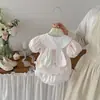 Conjunto de Camisa e Calça Cartoon para Bebês e Crianças Pequenas, Novo Estilo de Verão com Gola Reversível, Macacão com Abertura na Entreperna Conjunto de Duas Peças