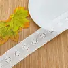 Algodón Bordado Hueco Encaje de Código de Barras Ropa de Mujer Accesorios para Niños Hilo de Algodón Peinado Encaje de Fábrica Stock Listo Encaje