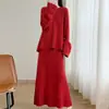 Vestido formal vermelho de lã pura com padrões florais de crochê, estilo chinês, de manga comprida, conjunto de 1,3 kg para mulheres, saia feita à mão para outono e inverno