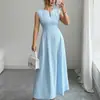 Novo Vestido Longo Feminino de Verão Moda Elegante Cor Sólida Tecido Texturizado Cintura Marcada com Pregas Sem Mangas Corte A