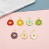 Pequeñas margaritas DIY aleación gota aceite joyería accesorios multicolor flor pendientes accesorios para el cabello materiales hechos a mano al por mayor