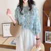 Blusas Femininas Verão 2026 Soltas Retrô Gola Alta Artística Fresca Azul Floral Manga Três Quartos